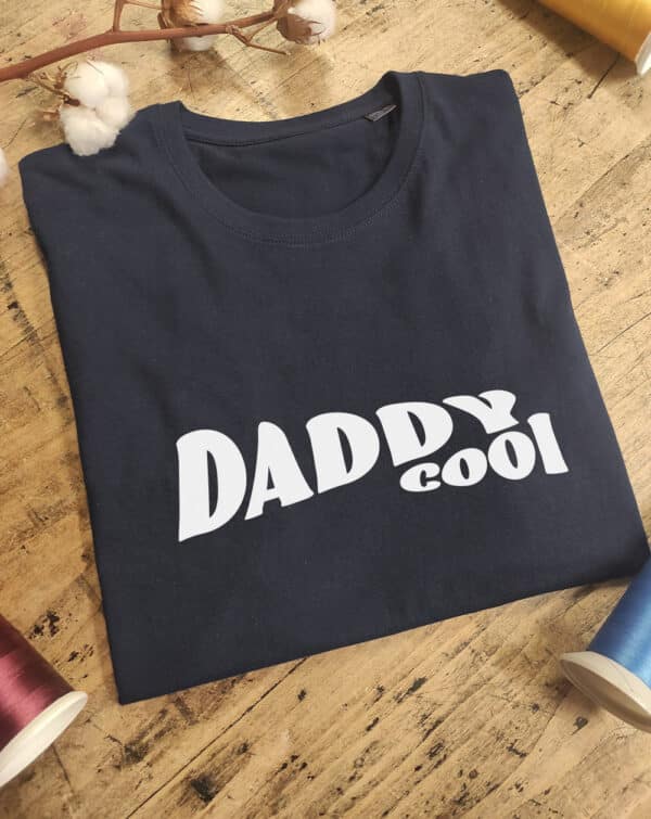 T-shirt bleu marine Daddy Cool imprimé en blanc